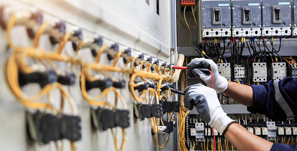 Professional Electrician technician working in Eustace, TX